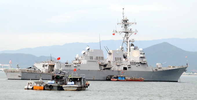 Vietnam, US conduct naval exchanges in Da Nang