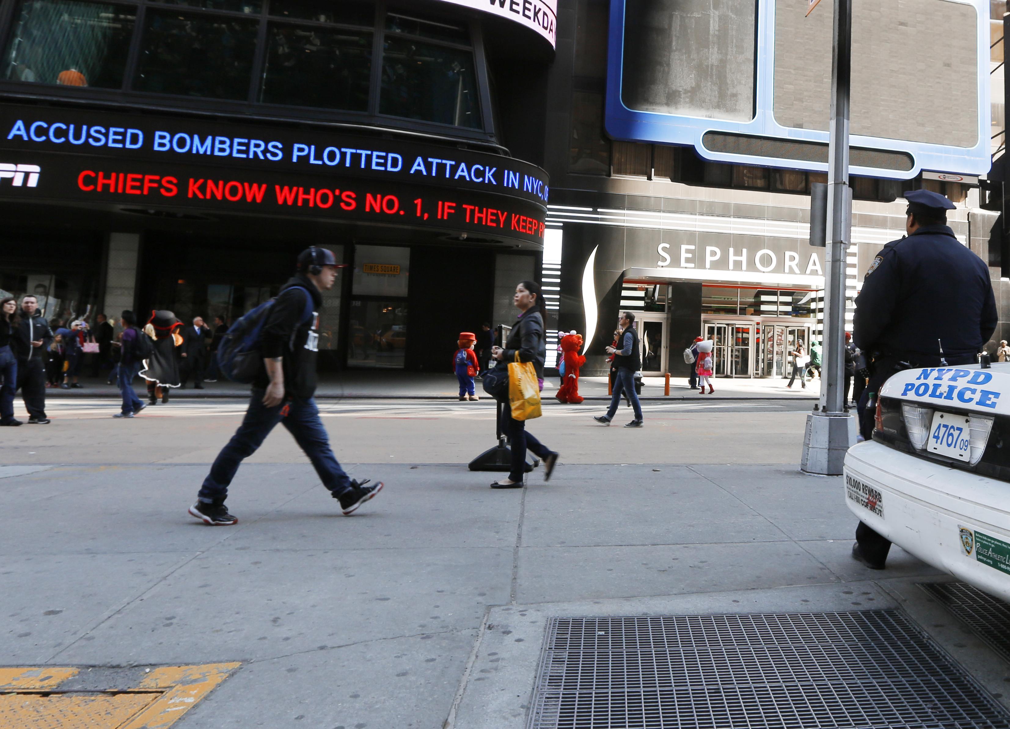 Boston bomb suspects also wanted to attack New York: officials