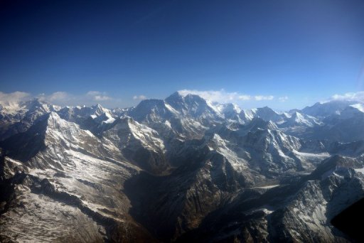 High-altitude Everest brawl sparks police probe