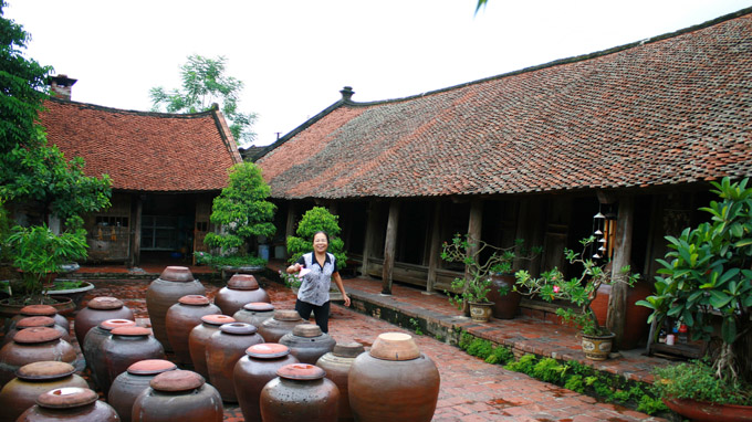 Villagers ask gov’t to de-recognize national relic in Hanoi