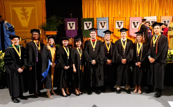US university honors excellent Vietnamese student