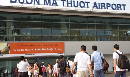 VN mulls allowing int’l investors to operate airports