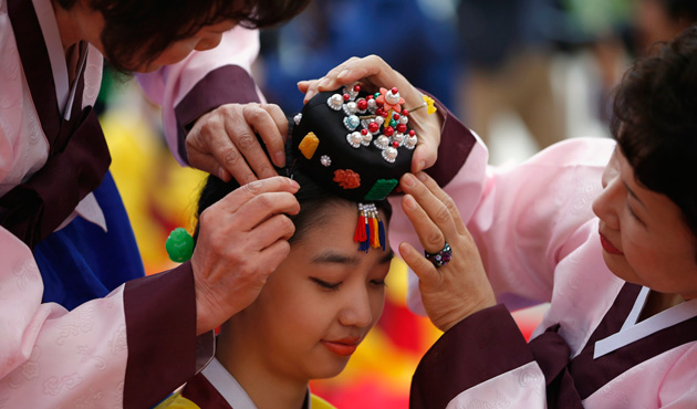 S. Korean women celebrate coming of age