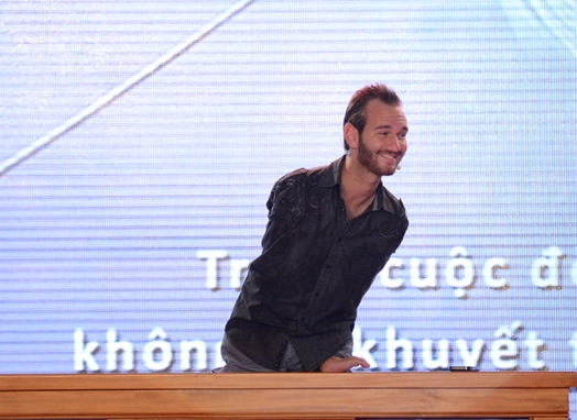 Nick Vujicic inspires audience at Vietnam debut