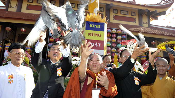 Grand ceremony held to welcome Buddha’s birthday