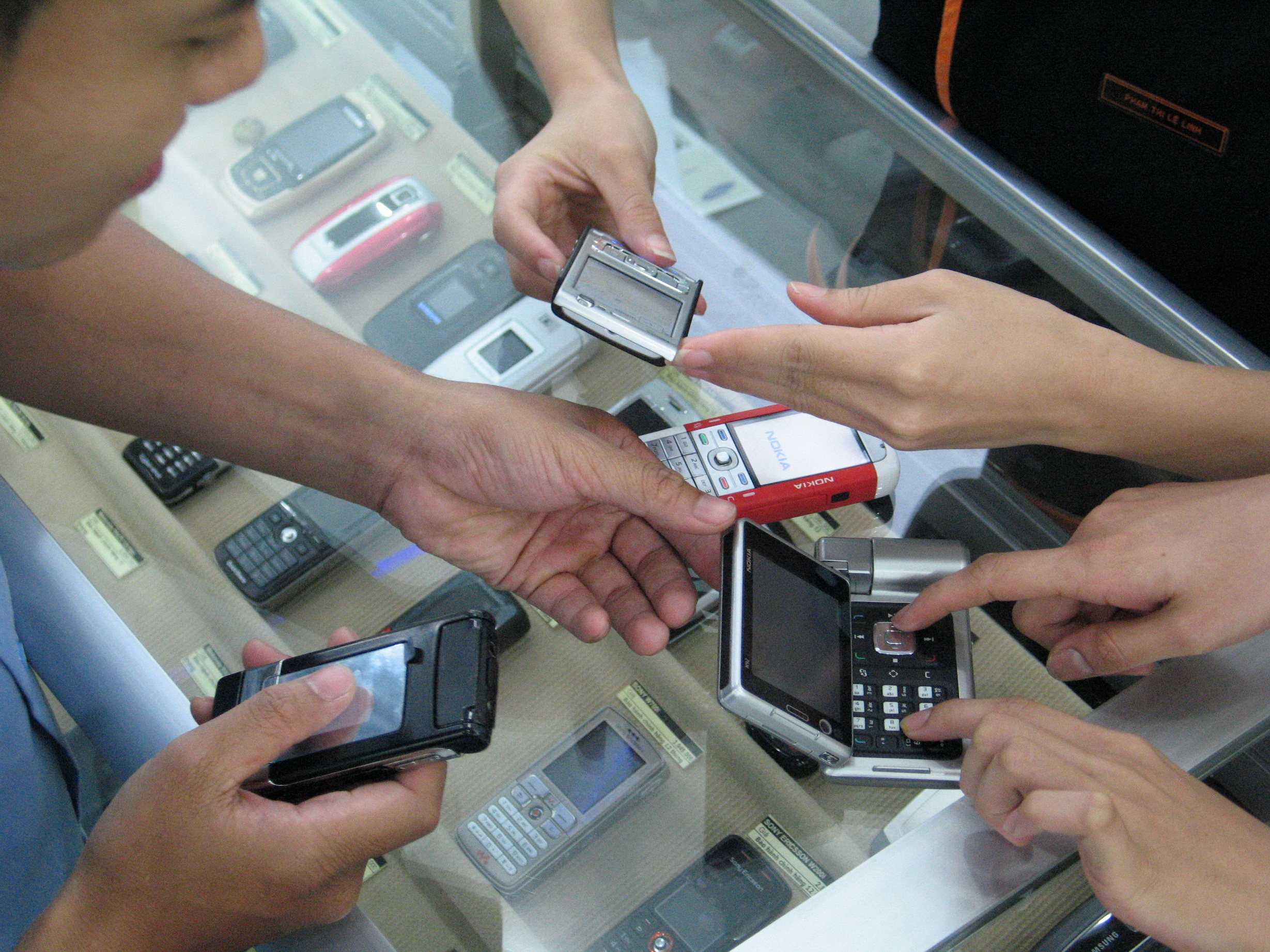 Vietnam’s listed mobile retailer issues $23.5mn in employee share bonuses