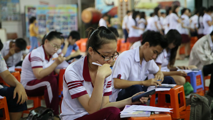 1 mln Vietnam students to take grad exam tomorrow