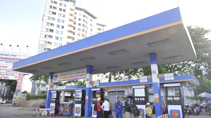 Many filling stations in Hanoi, HCMC unsafe