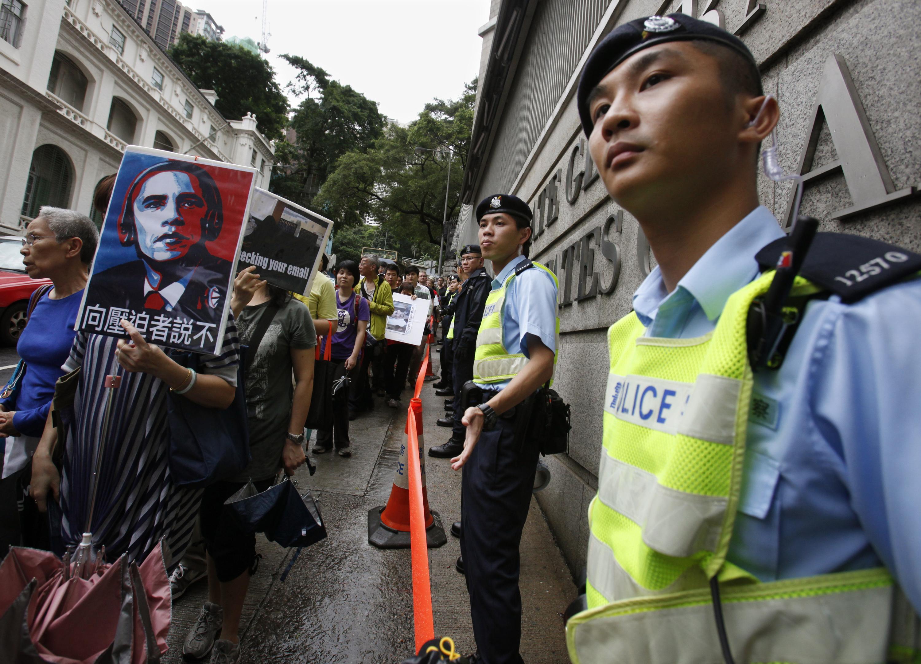 HK rally backs Snowden, denounces allegations of U.S. spying