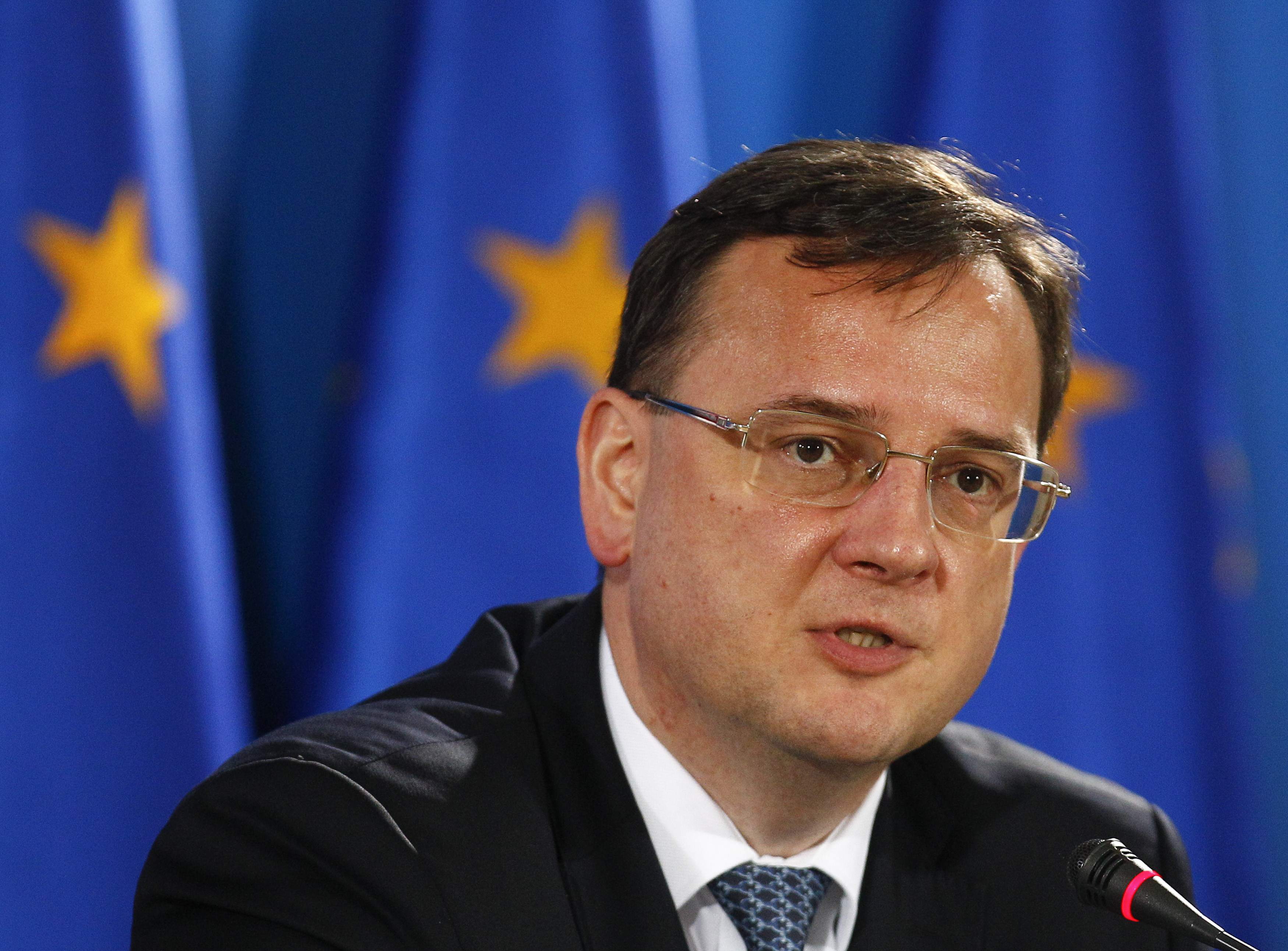 Czech PM Necas quits amid corruption scandal