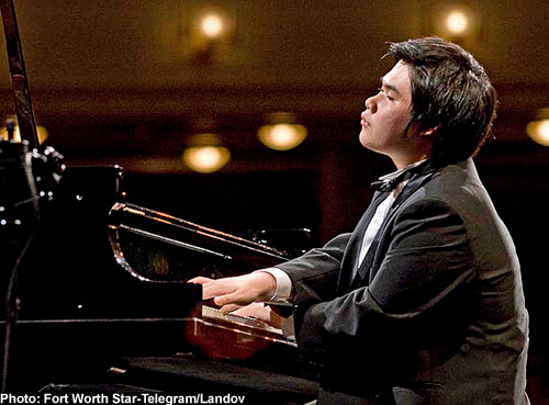 Blind Japanese pianist to perform in Hanoi and HCMC