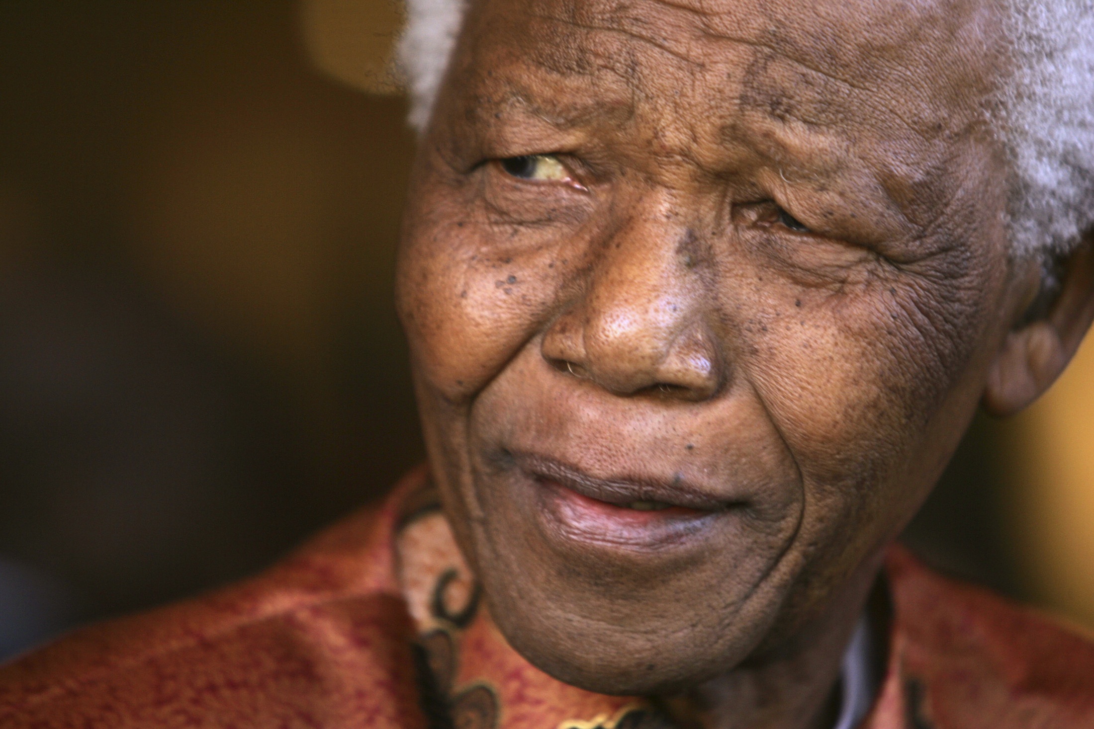 White House says its prayers are with Mandela