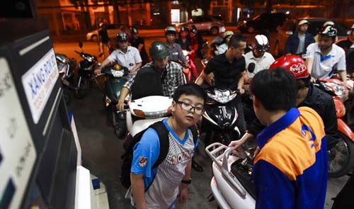 Fuel price allowed going up maximum VND370 a liter