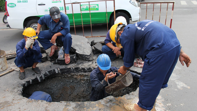 Deadly hole reemerges in HCMC downtown