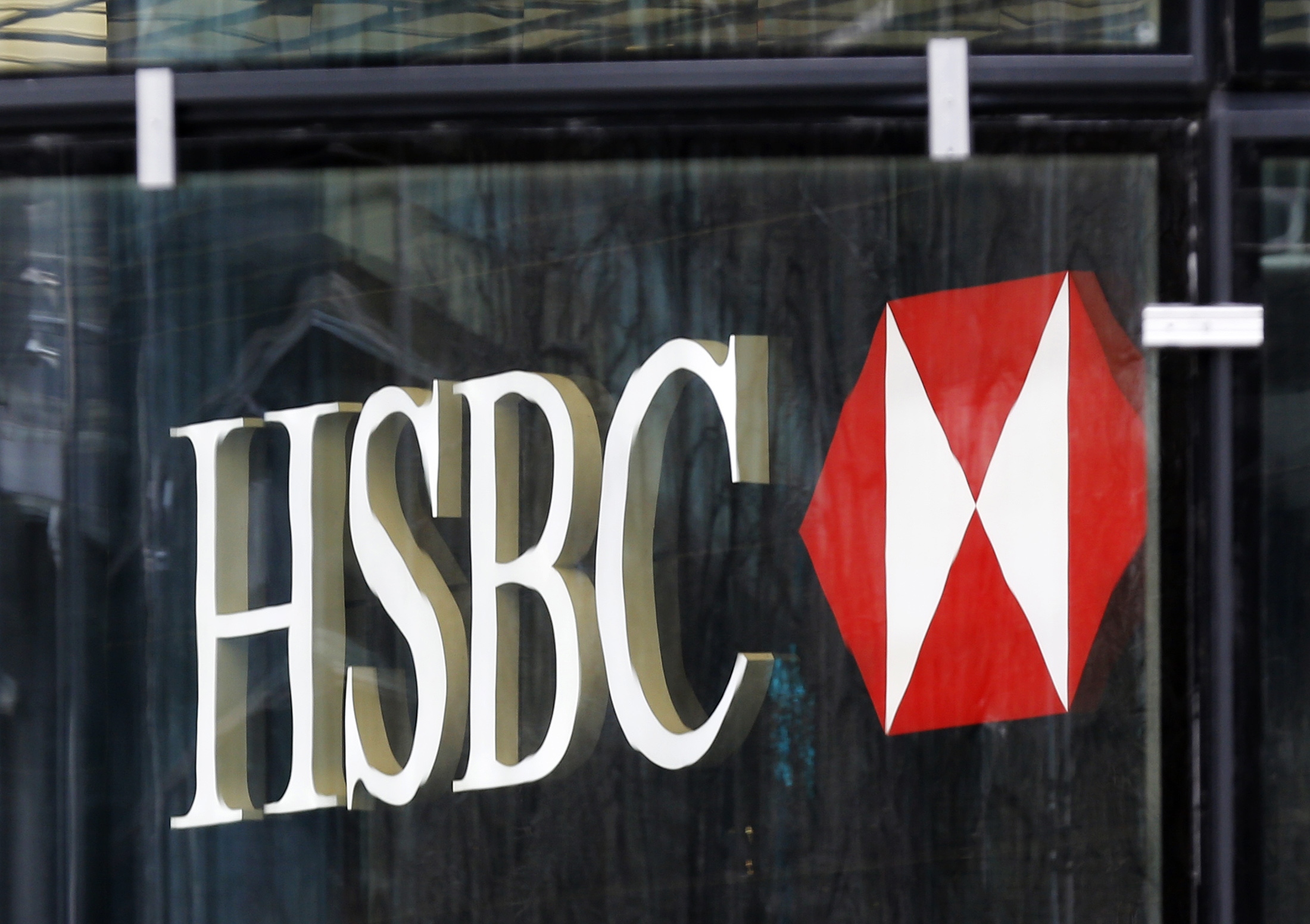 HSBC bank closing accounts for diplomats in Britain