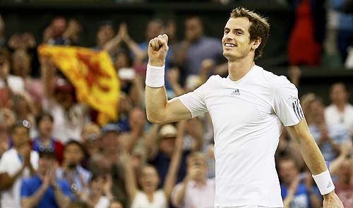 Murray holds nerve to reach Wimbledon final