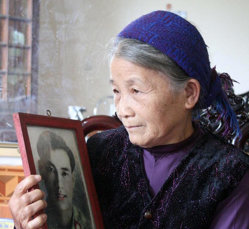 VN abolishes incentive to octogenarian heroines who take college exam