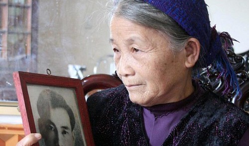 VN abolishes incentive to octogenarian heroines who take college exam