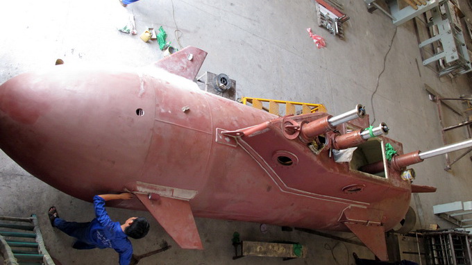 Vietnamese engineer building submarine named Truong Sa