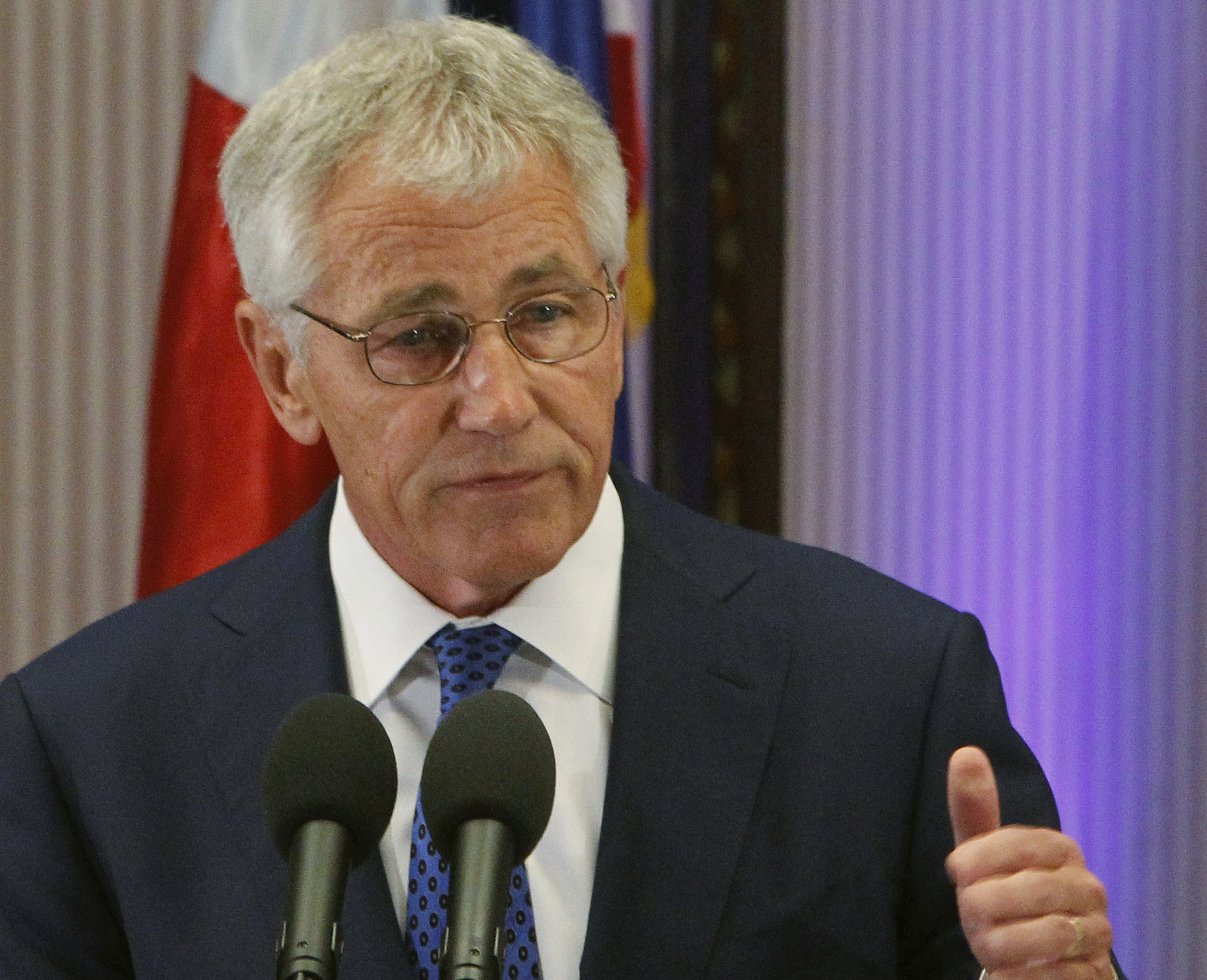 Hagel focuses US military presence in Philippines visit