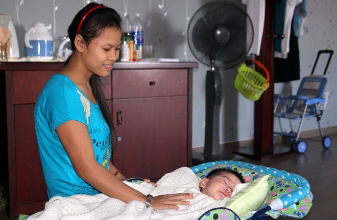 Vietnam pays domestic workers better than college graduates: survey