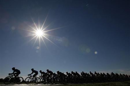 Tour de France cyclists live 6 years longer than average