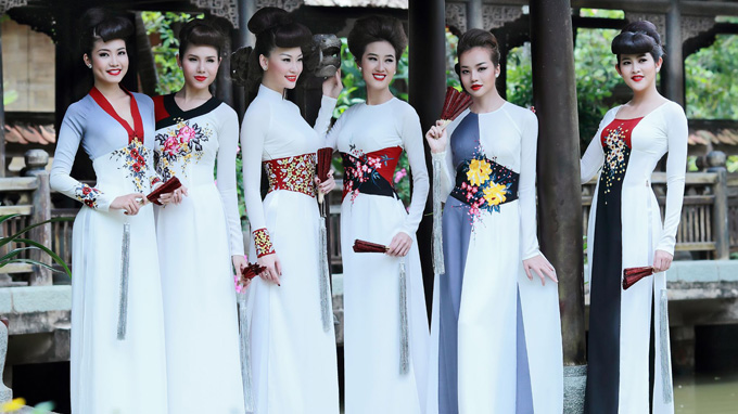 VN, Japan traditional costumes fuse in local collection