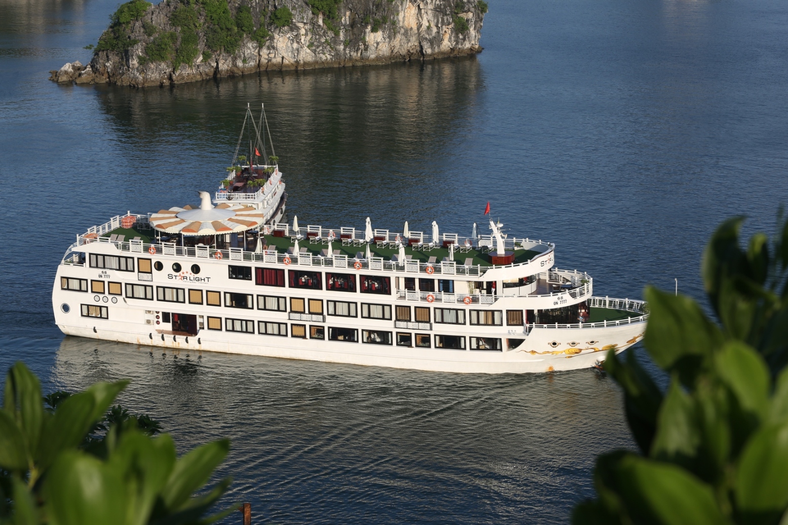 The launch of five-star starlight cruise on Ha Long Bay