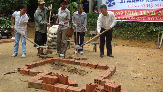 House being built for former jungle men in Quang Ngai