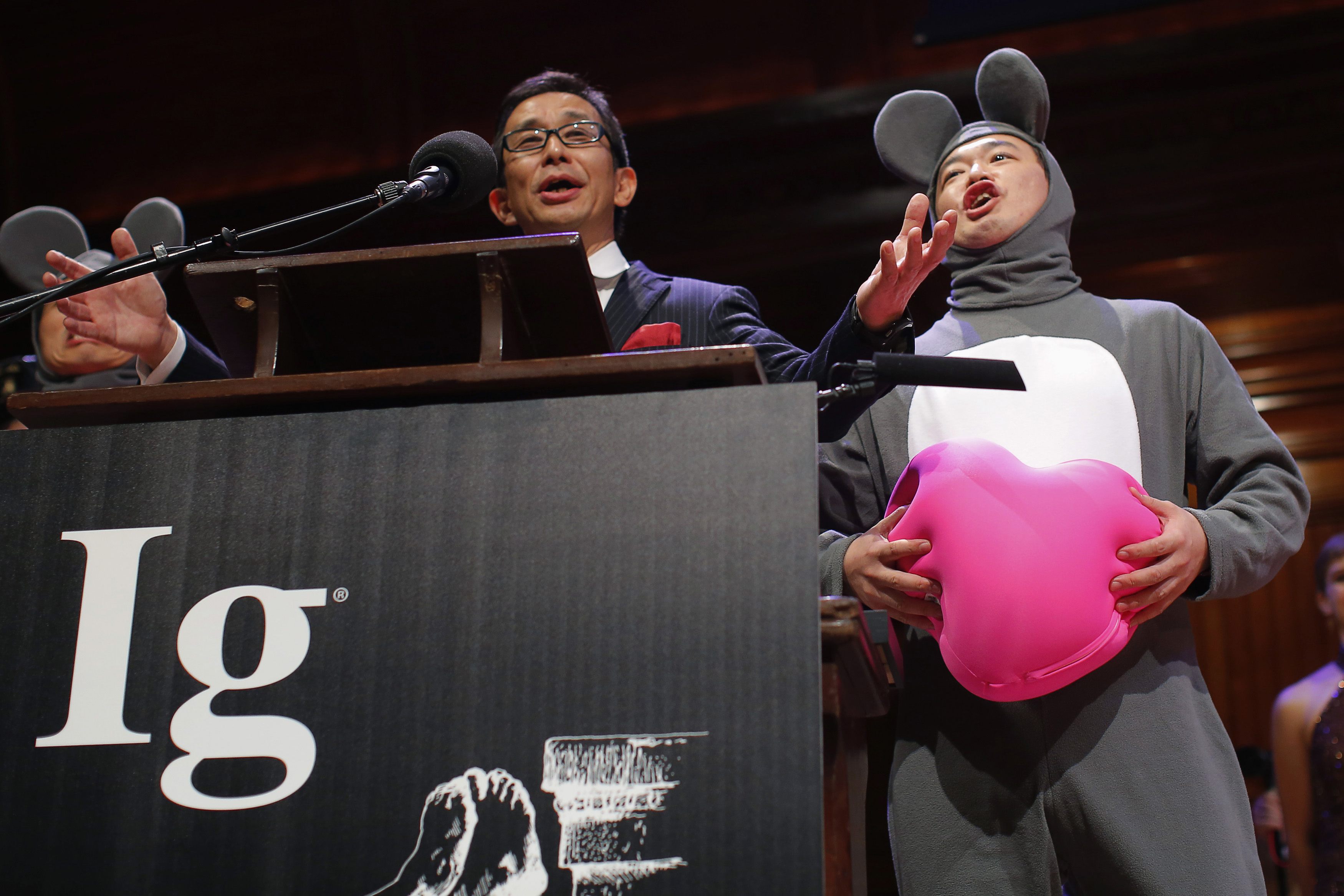 Wacky Ig Nobel prizes show the funny side of science