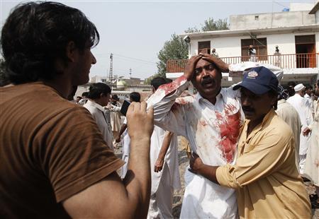 Bomb in Pakistan church kills at least 40: official