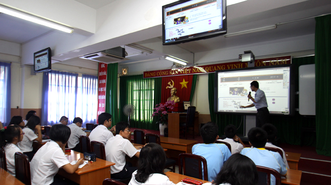 Vietnamese companies pay schools to sell smart boards