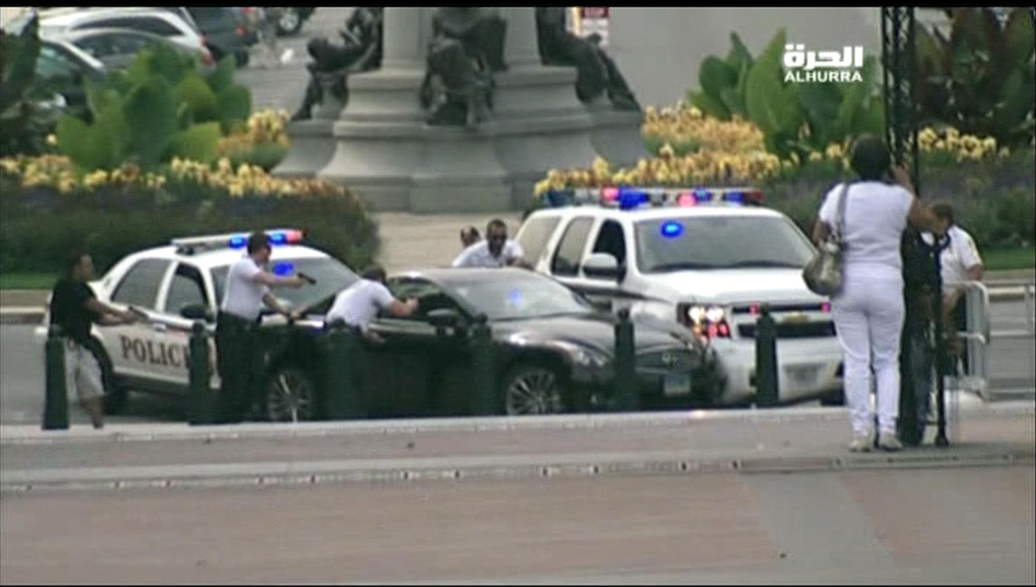 Suspect shot dead after car chase from White House to Capitol