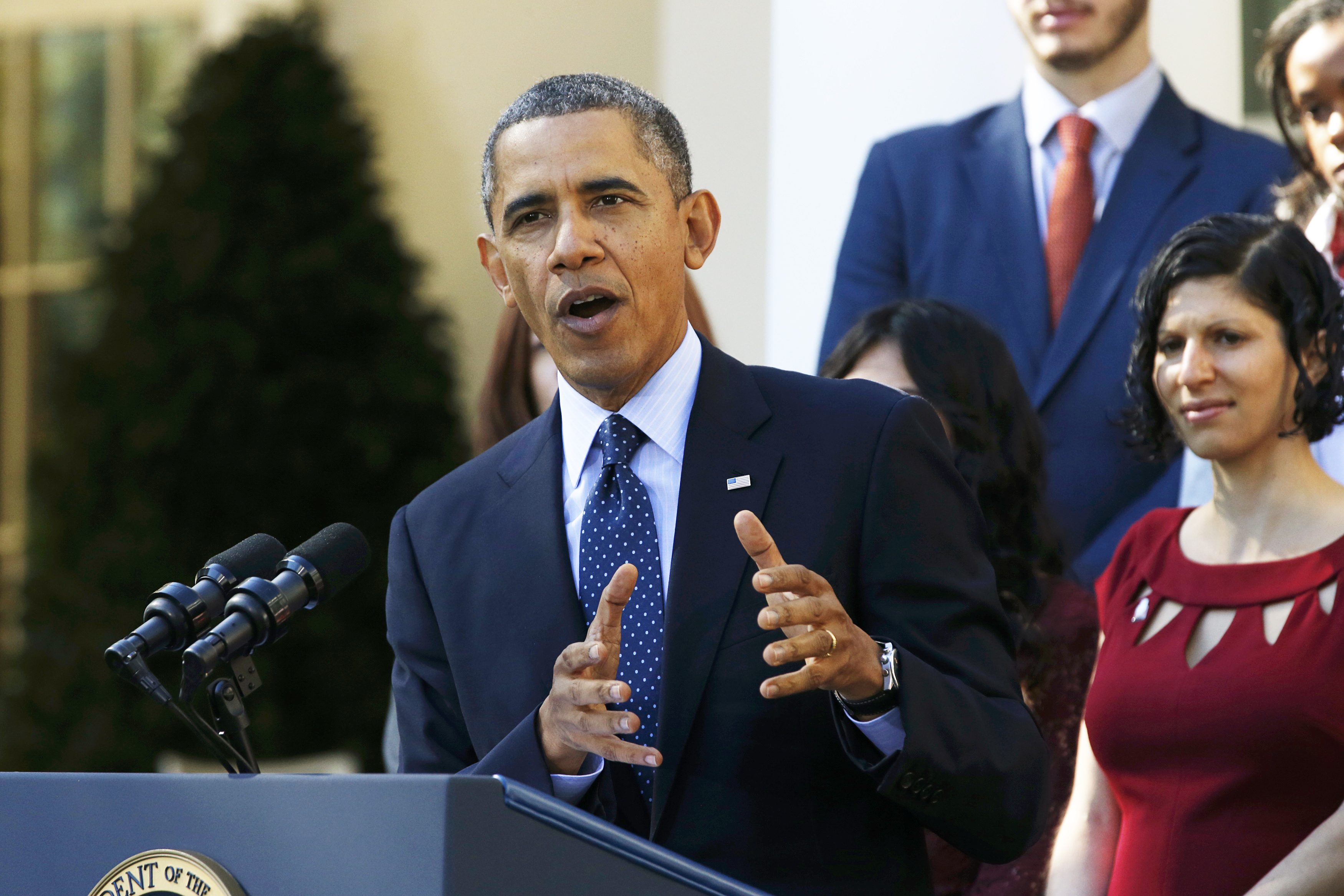 Obama defends health law despite chaotic debut