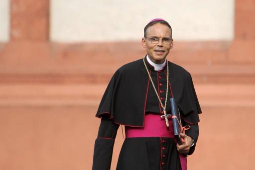 Vatican suspends Germany's 'bling bishop'
