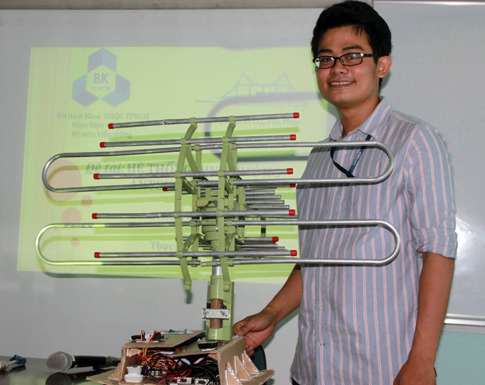Student designs made-in-VN auto navigation antenna