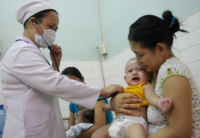 Over 50 children hospitalized after vaccination; vaccine use continues