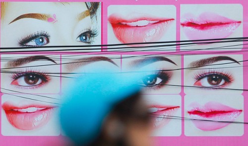 Many unlicensed beauty salons found in Hanoi