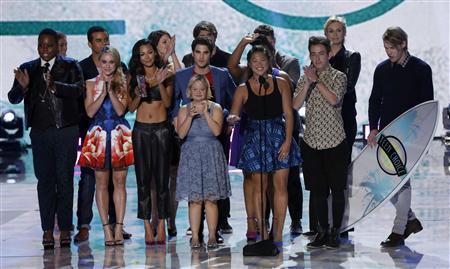 'Glee,' Bullock and Perry lead People's Choice nominees