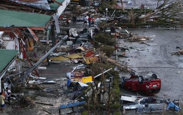 Super typhoon slams Philippines (photos)