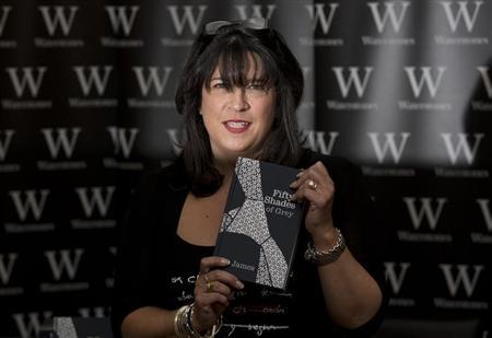 'Fifty Shades of Grey' film release pushed back to 2015