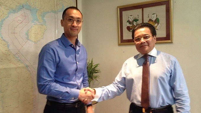 Embassy brings relief to Vietnamese Haiyan victims