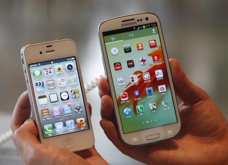 US judge rejects Apple bid to ban Samsung smartphones