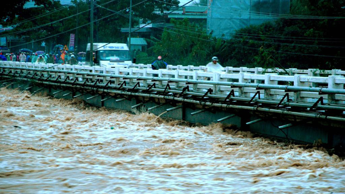 Hydro plants blamed for worsening flooding in central VN