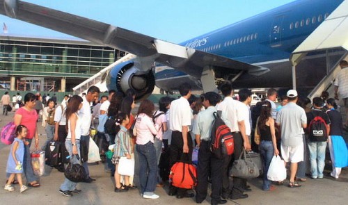 Japanese carrier ANA offers money to distressed passengers