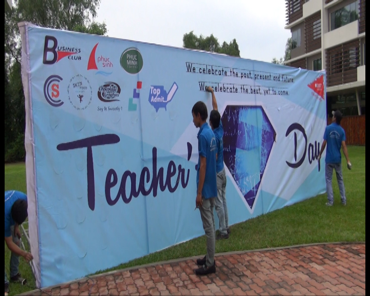 Foreign teachers celebrate Vietnam's Teachers' Day