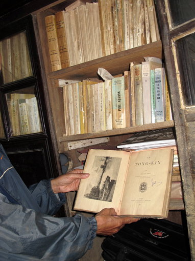 Hue’s collection of rare books dwindling