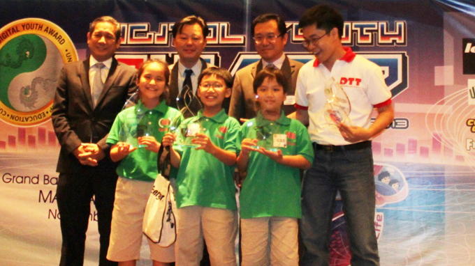 Vietnam wins Philippines robotics competition for children