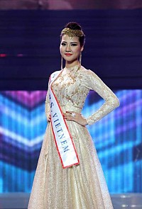 Vietnamese beauty criticized for typo on pageant ribbon