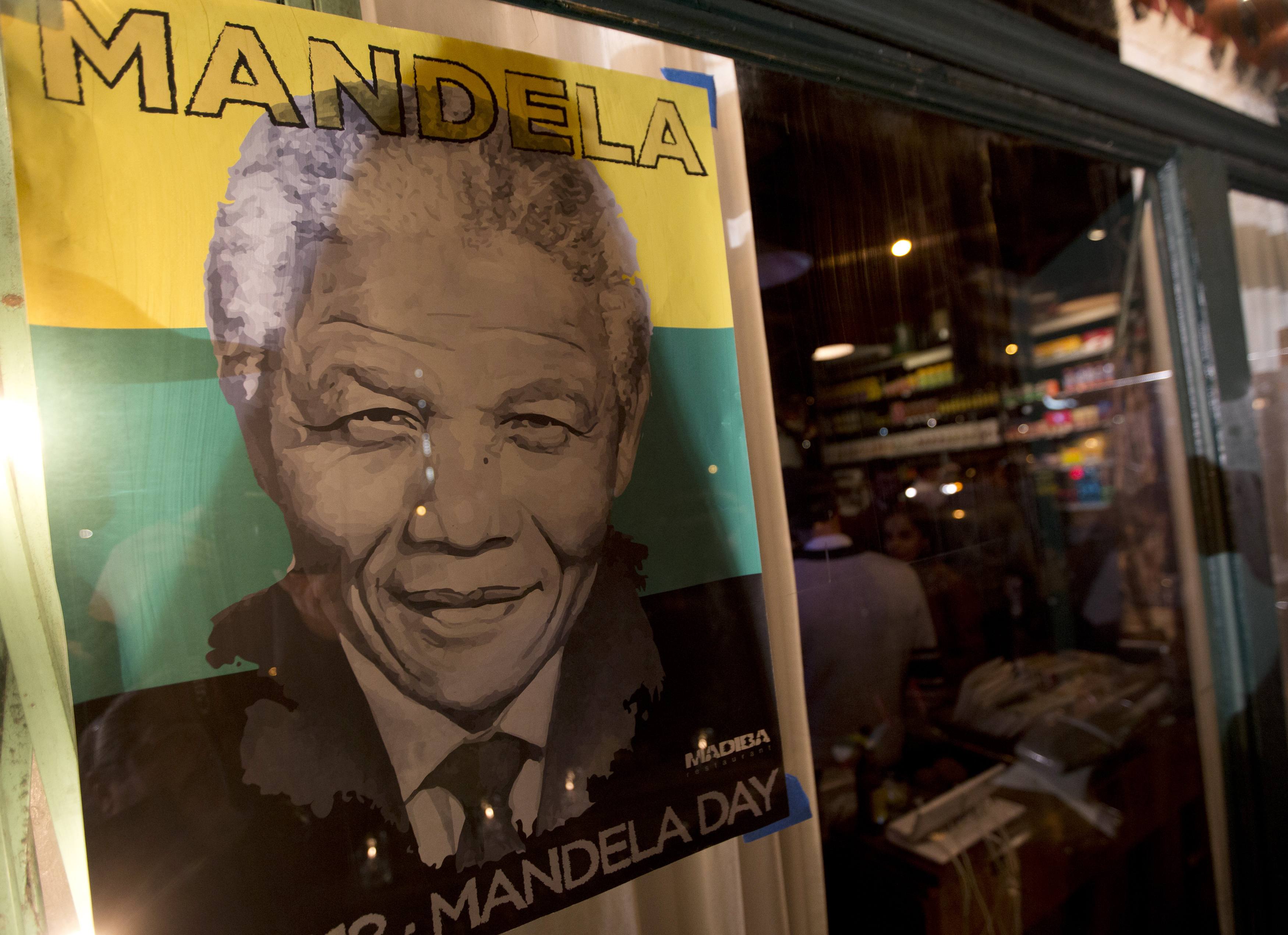 Anti-apartheid hero Nelson Mandela dies aged 95